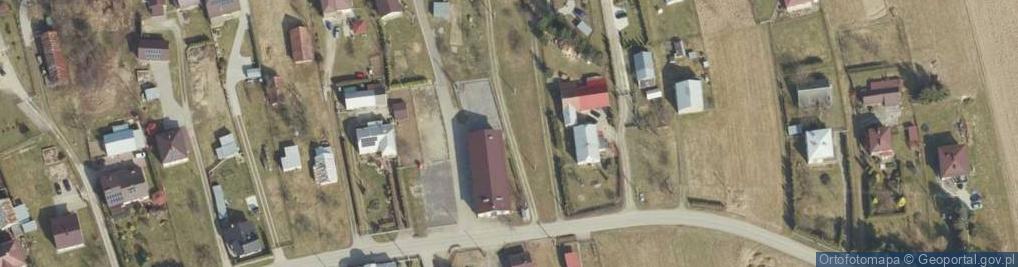 Zdjęcie satelitarne Wiejski Dom Kultury Roztoki