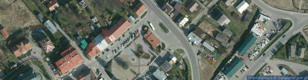 Zdjęcie satelitarne Dworzec autobusowy w Wielopolu Skrzyńskim