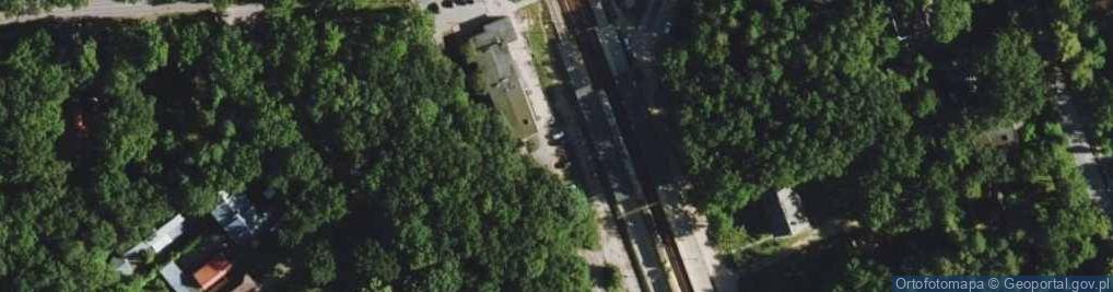 Zdjęcie satelitarne Zalesie Górne (przystanek kolejowy)