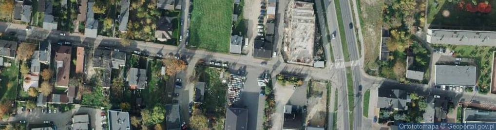 Zdjęcie satelitarne Zniszczona nawierzchnia na długości około 10 metrów