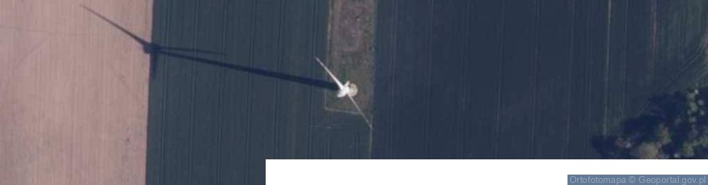 Zdjęcie satelitarne Turbina wiatrowa farmy wiatrowej Pieszcz.