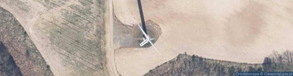 Zdjęcie satelitarne Turbina wiatrowa farmy wiatrowej Wierzcholas