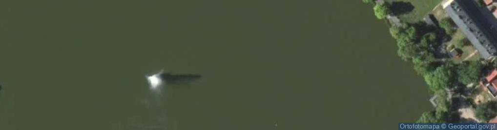 Zdjęcie satelitarne Fontanna ruchoma, podświetlana