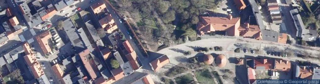 Zdjęcie satelitarne Fontanna z piłeczką