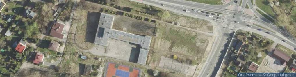 Zdjęcie satelitarne Gimnazjum Nr 1 Im. Generała Antoniego Hedy Szarego W Starachowicach