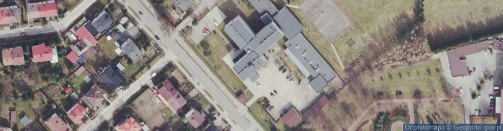 Zdjęcie satelitarne Gimnazjum Nr 6 W Zakładzie Poprawczym W Ostrowcu Świętokrzyskim