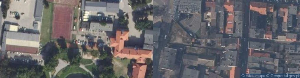 Zdjęcie satelitarne Publiczne Gimnazjum Nr 2 Im. Św. Królowej Jadwigi W Pleszewie