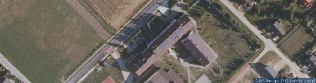 Zdjęcie satelitarne Publiczne Gimnazjum W Raczkach