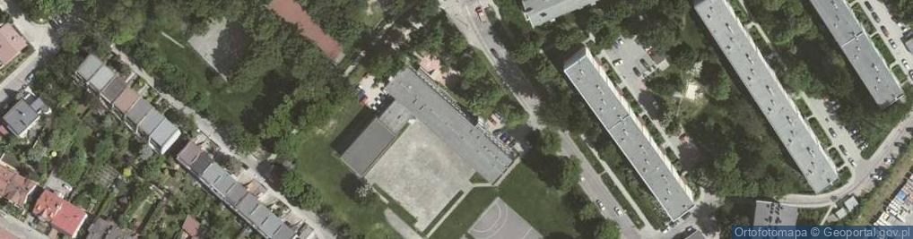 Zdjęcie satelitarne Społeczne Gimnazjum Nr 8 Społecznego Towarzystwa Oświatowego