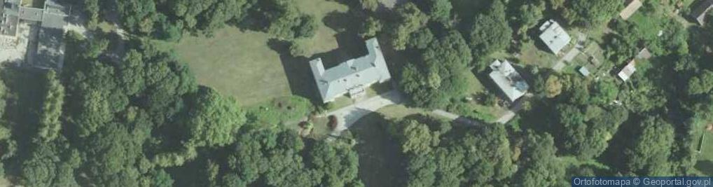 Zdjęcie satelitarne Punkt Informacji Turystycznej w Chroberzu