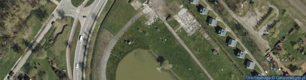 Zdjęcie satelitarne Pole namiotowe Nad Stawem kamping