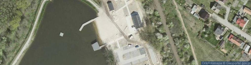 Zdjęcie satelitarne Nad zalewem rekreacyjnym