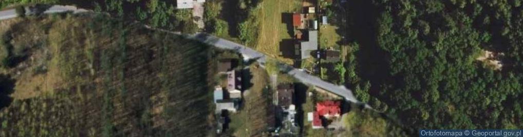 Zdjęcie satelitarne Droga krzyżowa z pomnikim poległych
