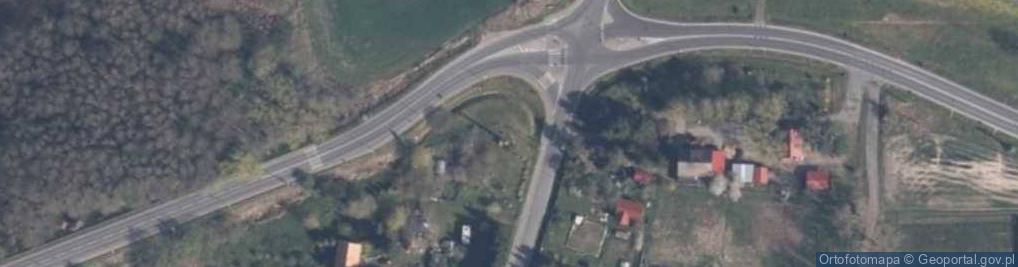 Zdjęcie satelitarne Duży betonowy krzyż