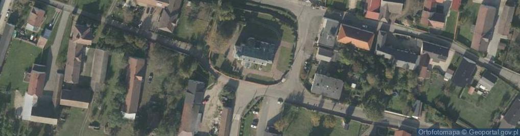 Zdjęcie satelitarne figura - Jezus na krzyżu