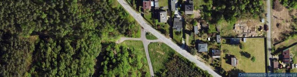 Zdjęcie satelitarne Kapliczka, Figura Świętych, Krzyż