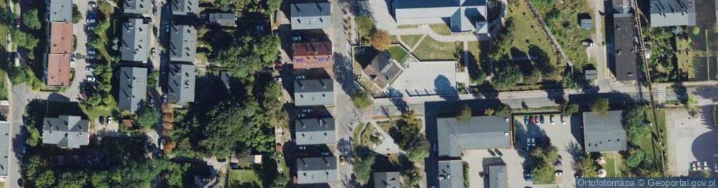 Zdjęcie satelitarne Kapliczka, Figura Świętych, Krzyż