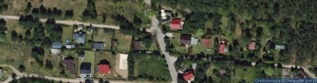 Zdjęcie satelitarne Kapliczka, Figura Świętych, Krzyż