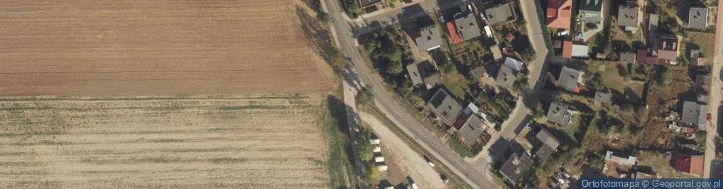 Zdjęcie satelitarne Kapliczka, Figura Świętych, Krzyż