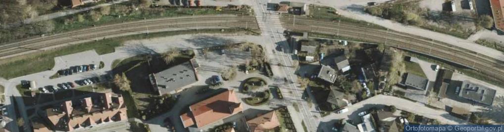 Zdjęcie satelitarne Kapliczka, Figura Świętych, Krzyż