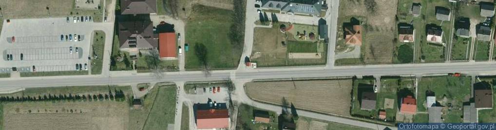 Zdjęcie satelitarne Kapliczka, Figura Świętych, Krzyż