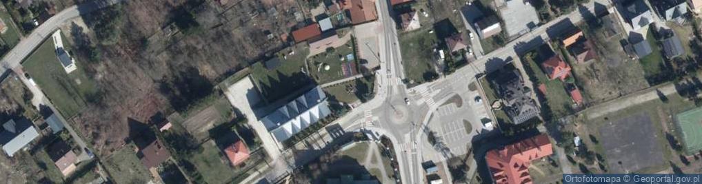 Zdjęcie satelitarne Kapliczka, Figura Świętych, Krzyż