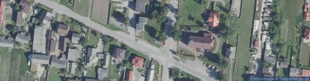Zdjęcie satelitarne Kapliczka, Figura Świętych, Krzyż