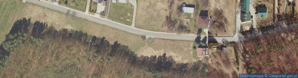 Zdjęcie satelitarne Kapliczka, Figura Świętych, Krzyż
