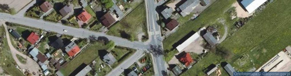 Zdjęcie satelitarne Kapliczka, Figura Świętych, Krzyż
