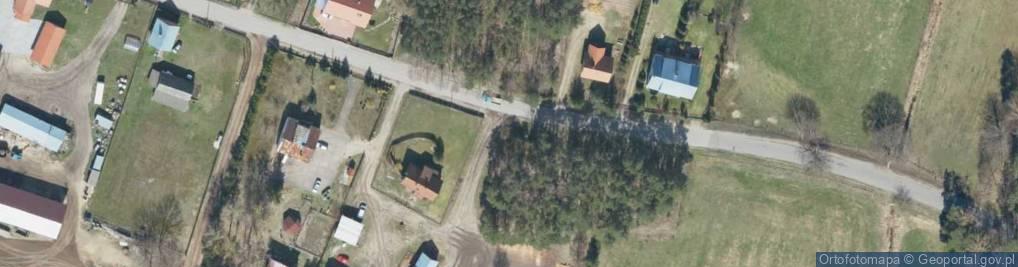 Zdjęcie satelitarne Kapliczka, Figura Świętych, Krzyż