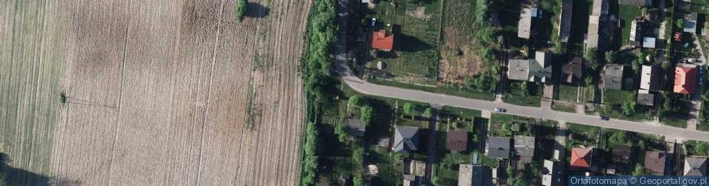 Zdjęcie satelitarne Murowana kapliczka przydrożna