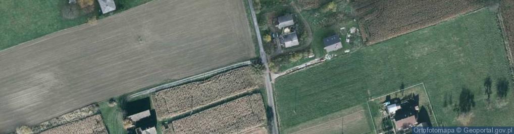 Zdjęcie satelitarne Zbiorowy grób wojenny trzech lotników