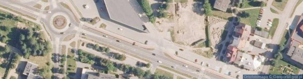 Zdjęcie satelitarne Mała lokomotywa, wagonik oraz semafor