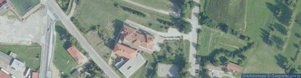 Zdjęcie satelitarne Liceum Ogólnokształcące Im. Św. Urszuli Ledóchowskiej W Klimontowie