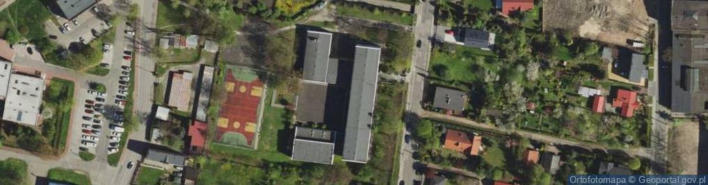 Zdjęcie satelitarne V Liceum Ogólnokształcące Z Oddziałami Dwujęzycznymi Im. Kanclerza Jana Zamoyskiego