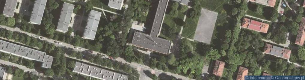 Zdjęcie satelitarne Xvi Liceum Ogólnokształcące Im. Krzysztofa Kamila Baczyńskiego W Krakowie