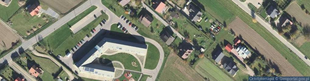 Zdjęcie satelitarne Muzeum Lachów Sądeckich im. Zofii i Stanisława Chrząstowskich