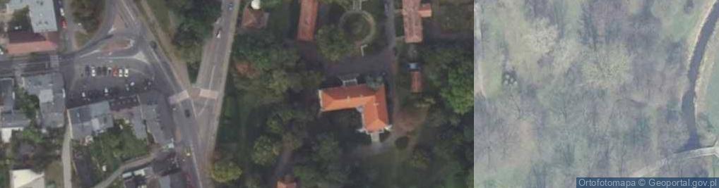 Zdjęcie satelitarne Muzeum Zamek Górków Powiatowa Instytucja Kultury Muzeum Rejestrowane