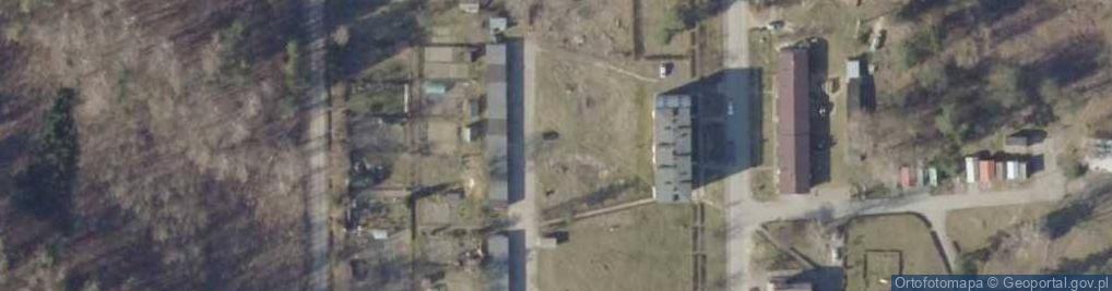 Zdjęcie satelitarne Koszary oraz osiedle mieszkaniowe JW3748