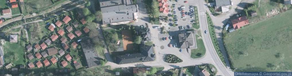 Zdjęcie satelitarne Polskie Towarzystwo Gimnastyczne Sokół w Gminie Czernichów