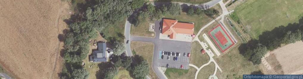 Zdjęcie satelitarne Paczkomat InPost BOSQ01BAPP