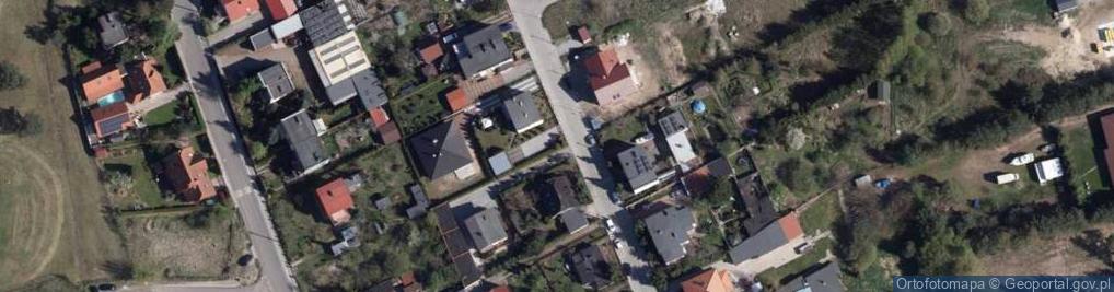 Zdjęcie satelitarne Paczkomat InPost BYD165M