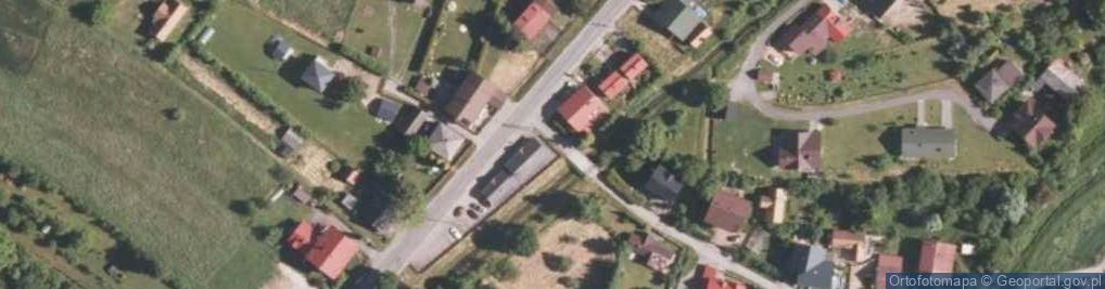 Zdjęcie satelitarne Paczkomat InPost CEC02M