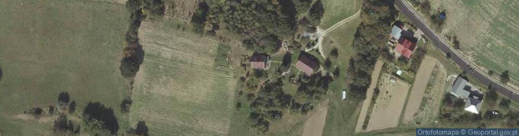 Zdjęcie satelitarne Paczkomat InPost CZC03M