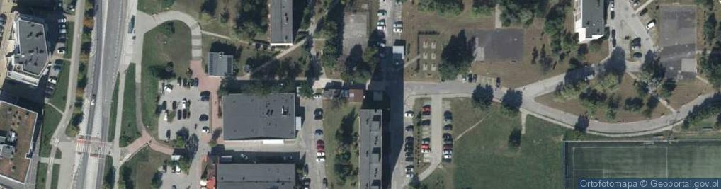 Zdjęcie satelitarne Paczkomat InPost KIE13M