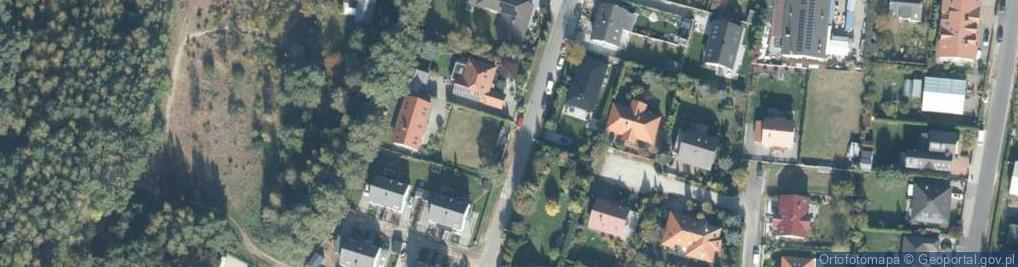 Zdjęcie satelitarne Paczkomat InPost KMN01M