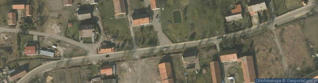 Zdjęcie satelitarne Paczkomat InPost KMQ01M