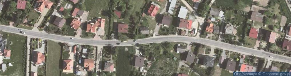 Zdjęcie satelitarne Paczkomat InPost KRA215M