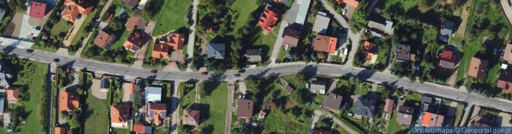 Zdjęcie satelitarne Paczkomat InPost KRA215M