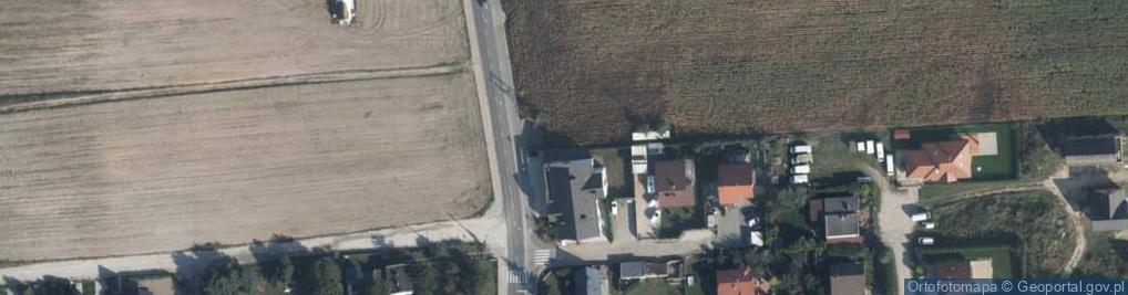 Zdjęcie satelitarne Paczkomat InPost LBO03M